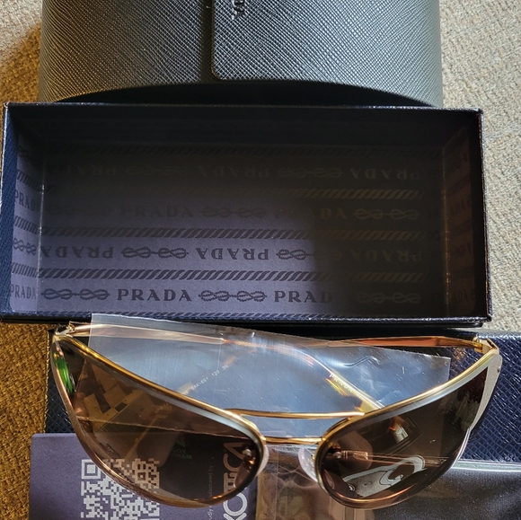 Prada Butterfly Catwalk Sunglasses SPR74vs 1119 - Picture 13 of 13